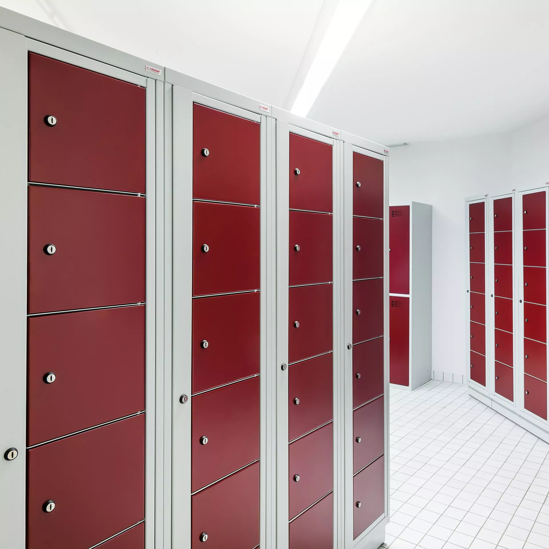 Laundry lockers