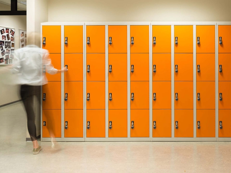 Lockers with selectable number of compartments, width, design and color combination | red steel®