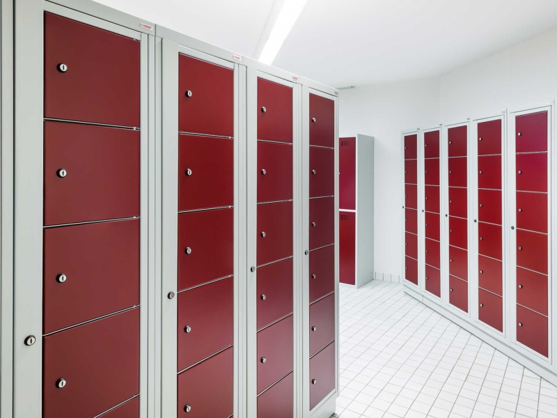 Linen distribution lockers with central door for quick allocation of fresh linen or similar. | red steel®