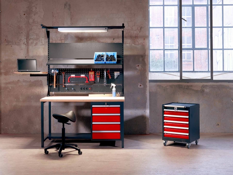 Heavy duty workbenches for craft and industry | rotstahl®
